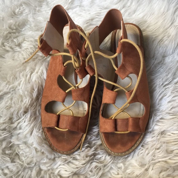 Missguided Suede Lace Up Heeled Sandals - Picture 4 of 6